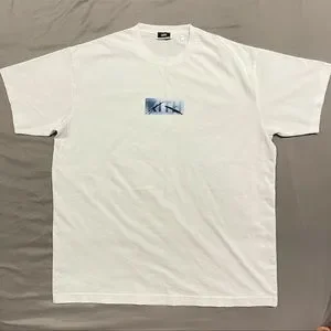 トップス KITH Stocking Box Logo Tee - White s_wp_62a942cd3cda886ae3f40b19.webp